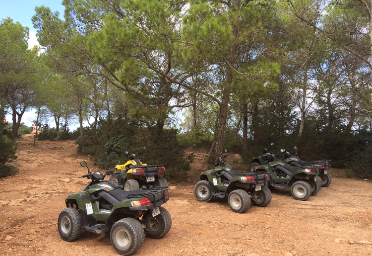 celebrar los 40 Ibiza quads