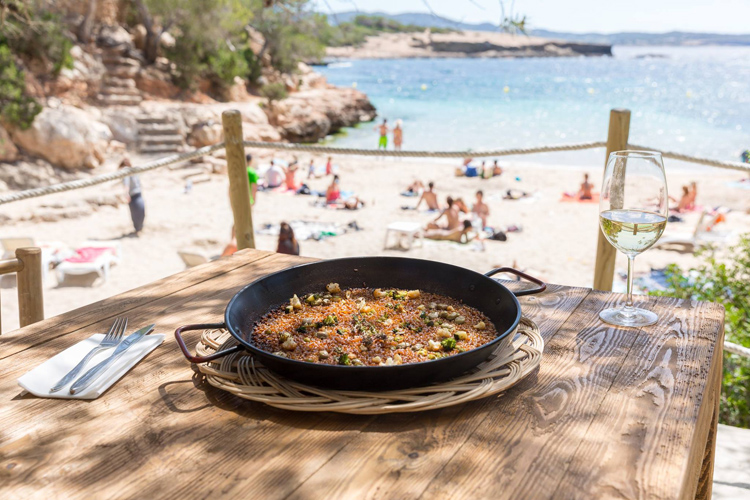 ofertas promociones Ibiza invierno paellas cala gracioneta