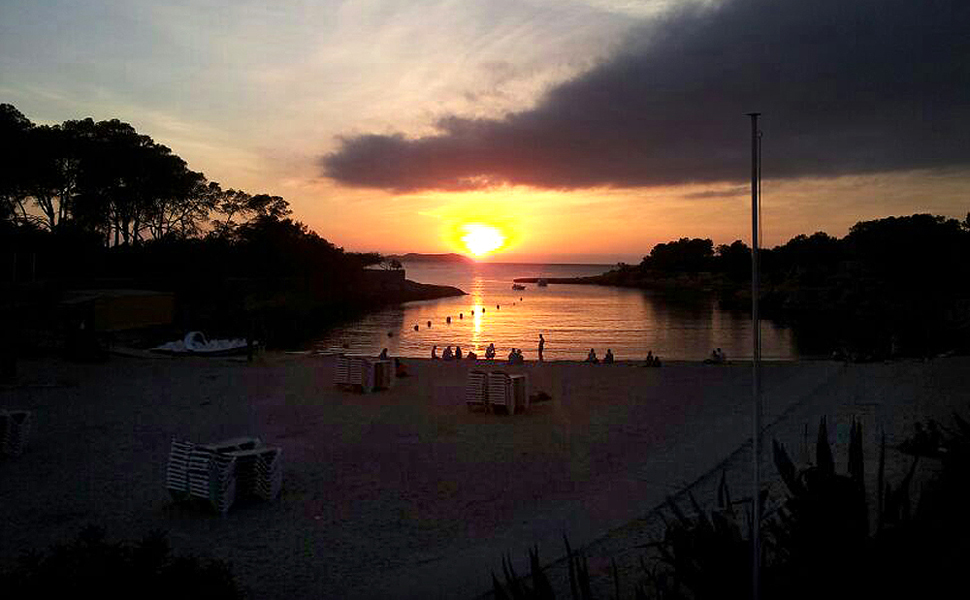 Puesta de sol desde Cala Gració. © JG/La Torre